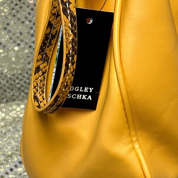 Badgley Mischka Yellow Shoulder/Crossbody Bag Approx. 12 x 10 x 4 - Picture 9 of 17